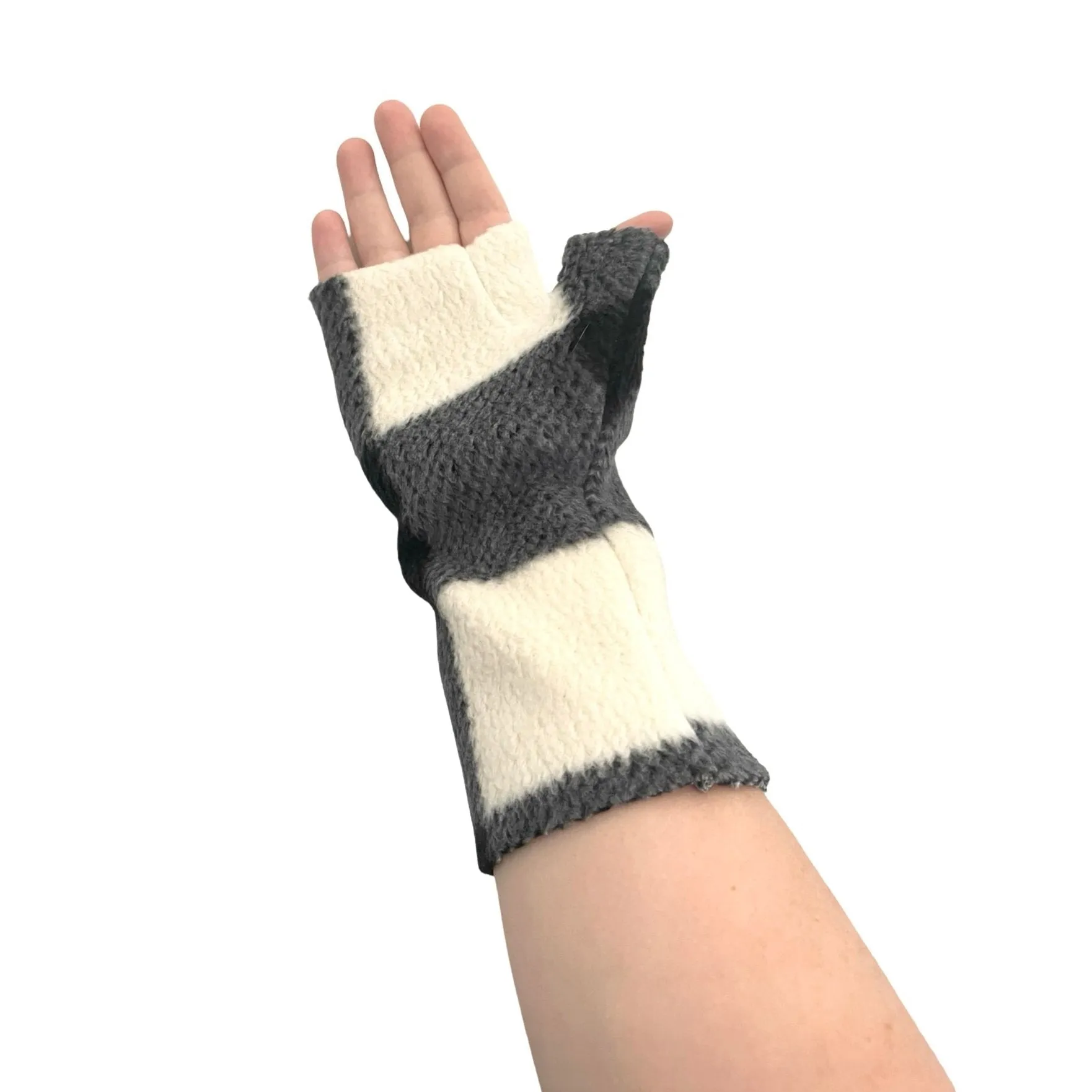 Super soft chunky checkered fleece gloves