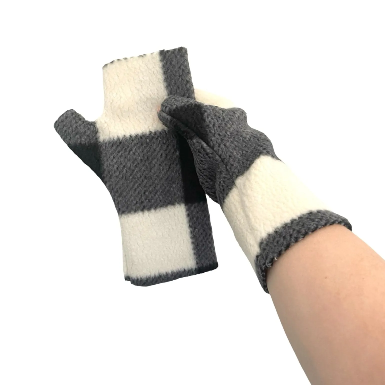 Super soft chunky checkered fleece gloves